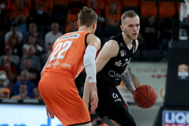 涉嫌与队友 涉嫌与队友