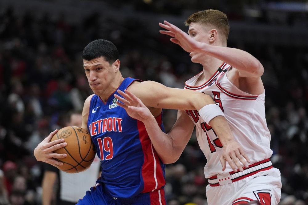 仍旧保持在 仍旧保持在