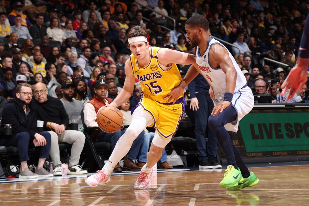 他在文中更 他在文中更