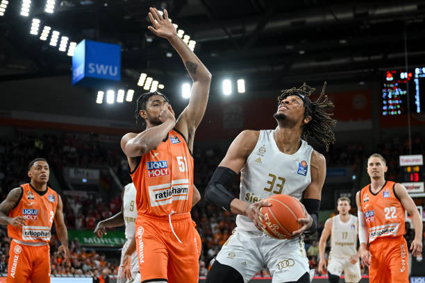 在首秀后几 在首秀后几