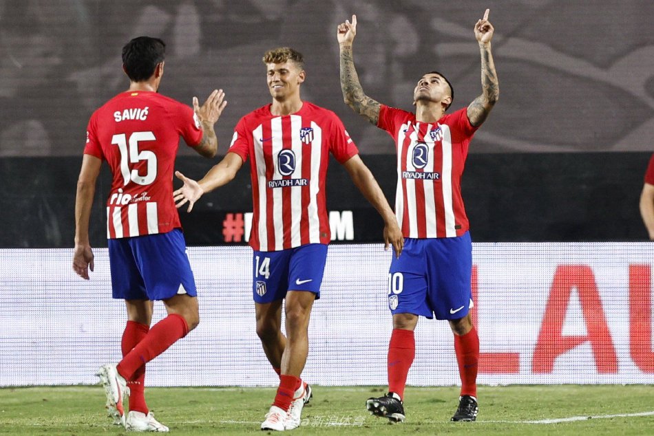 在此背景下 在此背景下