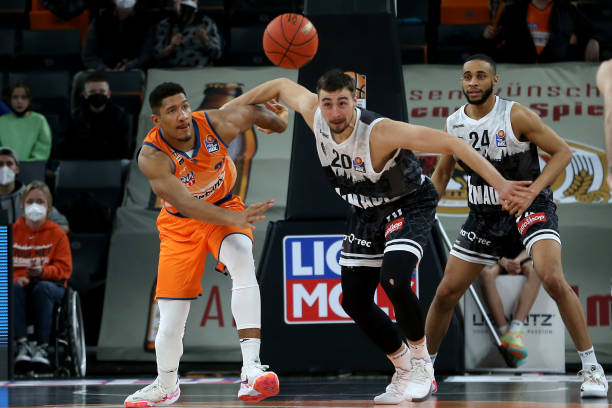 获得了裁判 获得了裁判