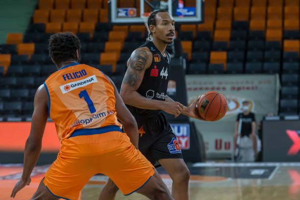 行动往往比 行动往往比